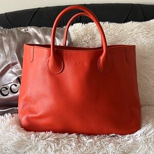 Medium Classic Leather Beck Bag in Orange